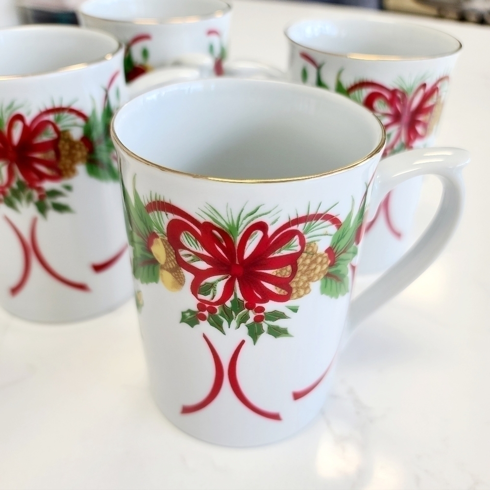 𝅺baum Brothers Christmas Mugs
